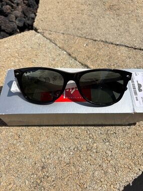 Ray-Ban Black Wayfarer Sunglasses